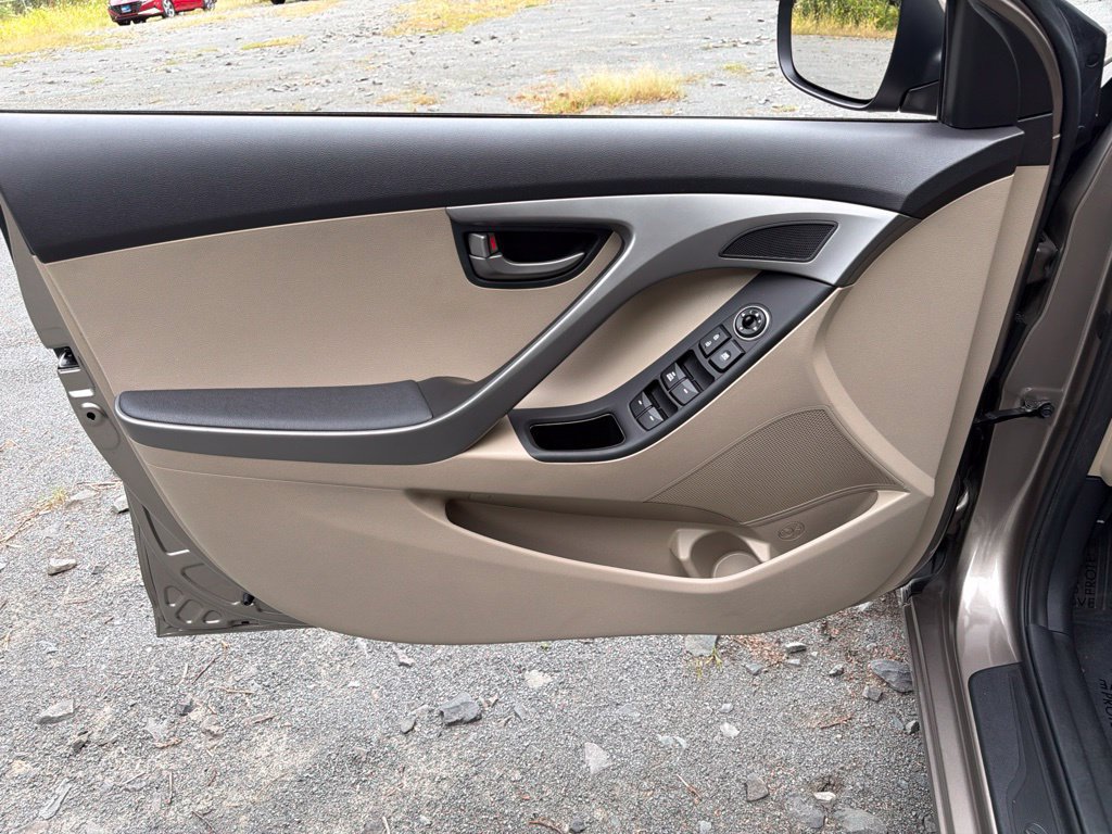 Used 2016 Hyundai Elantra SE FWD image 16