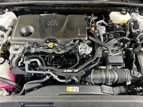 Used 2025 Toyota Camry LE image 10