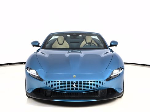Certified 2025 Ferrari Roma Spider RWD image 9