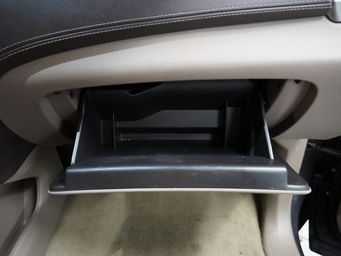 Used 2018 Chevrolet Suburban Premier image 33