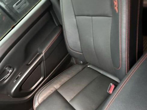 Used 2020 Nissan Titan PRO-4X w/ Pro-4x Convenience Package image 5