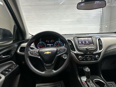 Used 2020 Chevrolet Equinox LS FWD image 14