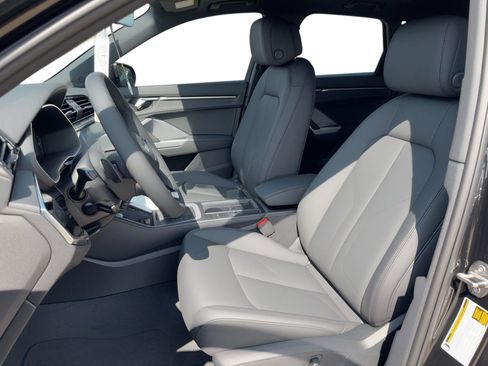 New 2025 Audi Q3 2.0T Premium image 5