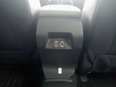 Used 2025 Subaru Crosstrek 2.5i Limited image 29