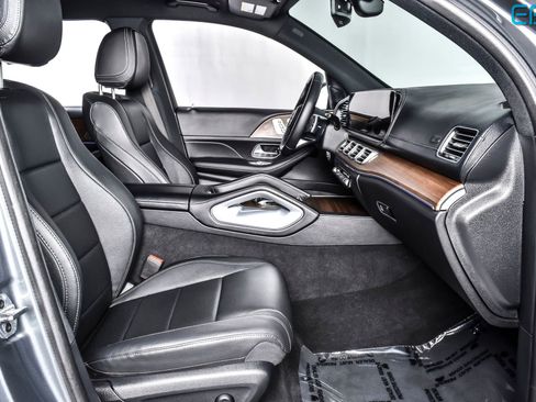 Used 2025 Mercedes-Benz GLS 450 4MATIC image 25