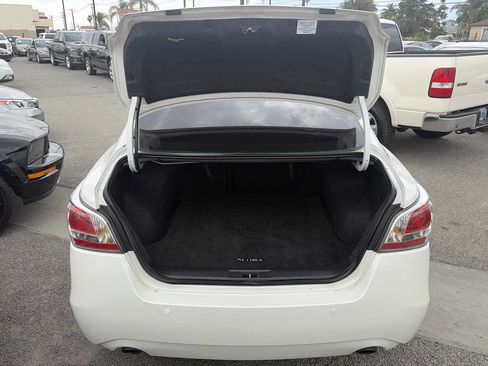 Used 2015 Nissan Altima 2.5 SV FWD image 15