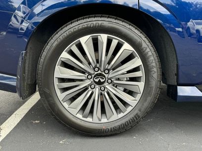 New 2025 INFINITI QX80 Sensory w/ Exterior Package