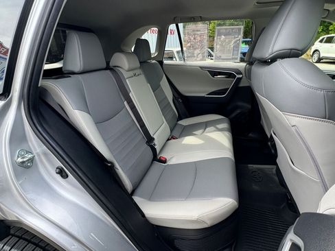 Used 2022 Toyota RAV4 Limited AWD/4WD image 18