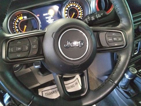 Used 2023 Jeep Wrangler Willys image 25