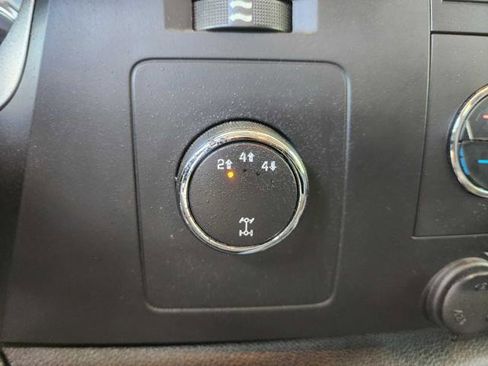 Used 2011 Chevrolet Silverado 2500 LT w/ Interior Plus Package AWD/4WD image 22