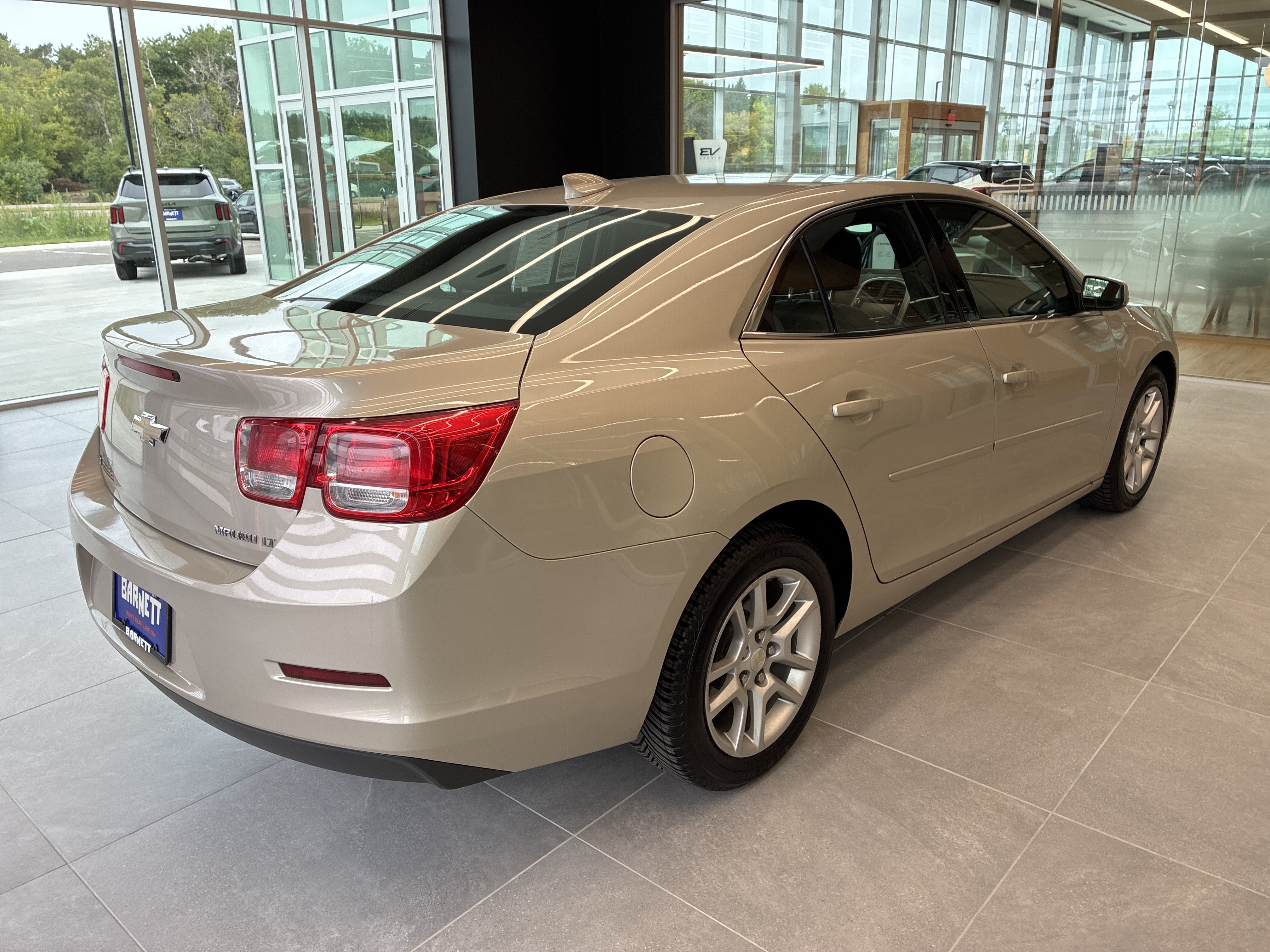Used 2015 Chevrolet Malibu LT w/ Power Convenience Package FWD image 3