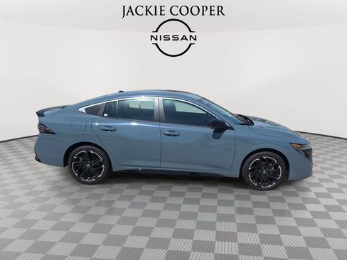 New 2026 Nissan Sentra SR w/ SR Premium Package FWD image 4