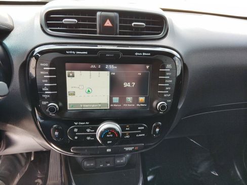 Used 2014 Kia Soul ! w/ Sun & Sound Package FWD image 19