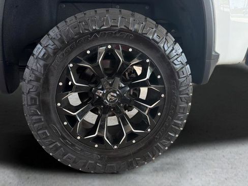 Used 2024 Chevrolet Silverado 3500 High Country w/ High Country Premium Package AWD/4WD image 30