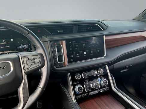 Used 2023 GMC Yukon Denali Ultimate AWD/4WD image 11