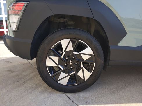 Used 2025 Hyundai Kona SEL image 36