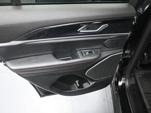 Used 2022 Jeep Grand Cherokee Trailhawk AWD/4WD image 14