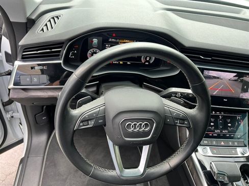 Used 2022 Audi Q8 Premium AWD/4WD image 32
