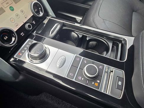 Used 2020 Land Rover Range Rover Long Wheelbase HSE image 32