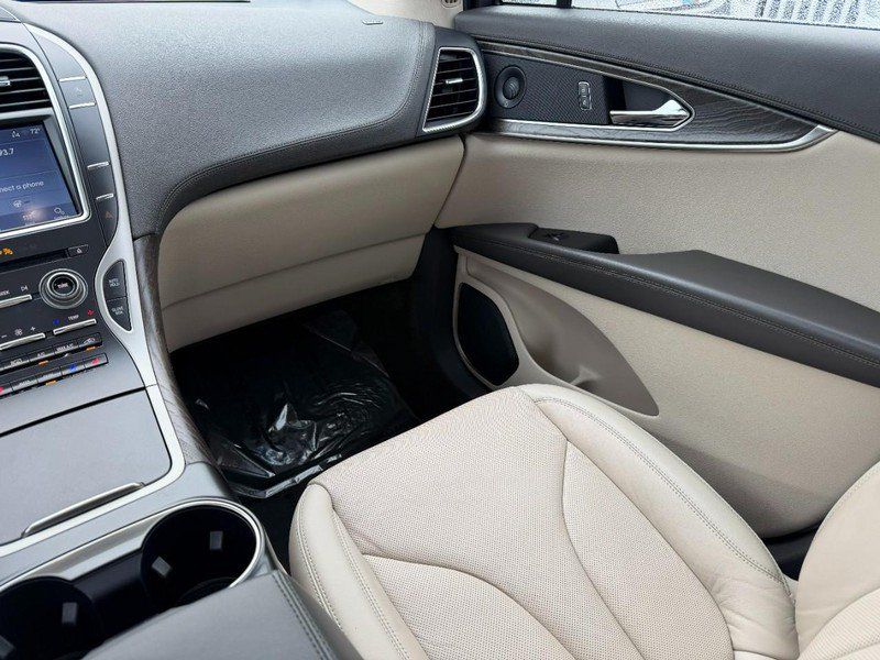 Used 2019 Lincoln Nautilus Reserve FWD image 17
