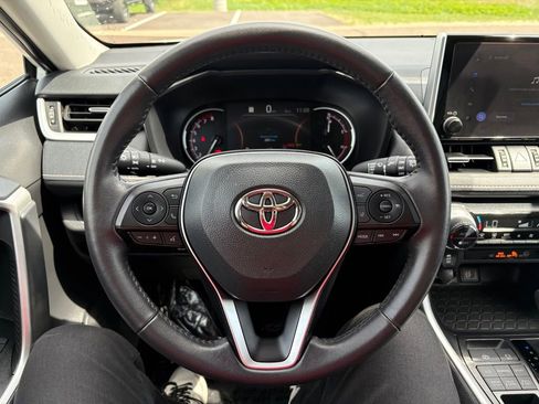Certified 2025 Toyota RAV4 XLE Premium AWD/4WD image 18