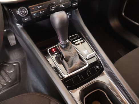 Used 2025 Jeep Compass Sport image 7