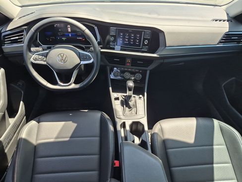 Used 2022 Volkswagen Jetta SE w/ Panoramic Sunroof Package FWD image 28
