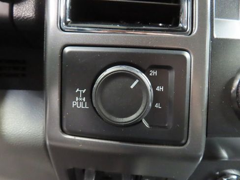 Used 2019 Ford F250 XLT w/ XLT Premium Package AWD/4WD image 46