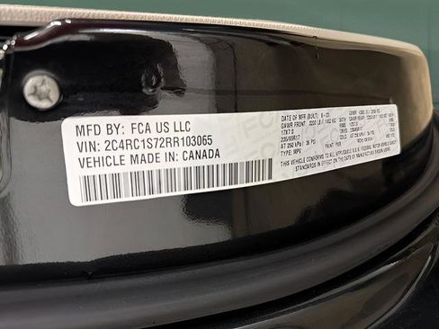 Used 2024 Chrysler Pacifica Select image 29