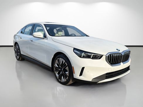 New 2026 BMW i5 eDrive40 image 1
