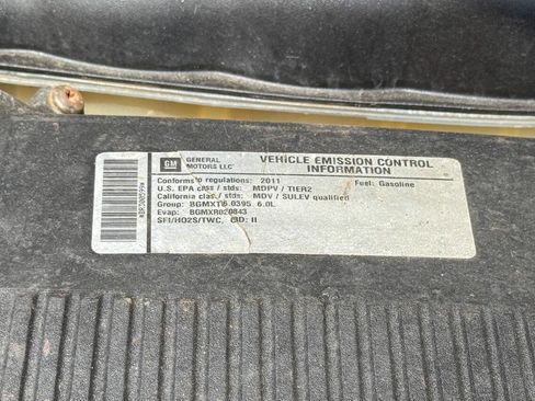 Used 2011 Chevrolet Suburban 2500 image 36