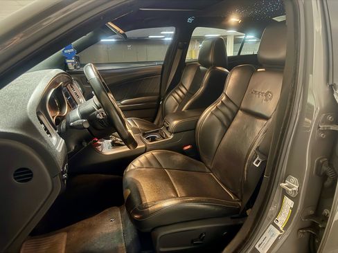 Used 2019 Dodge Charger SRT Hellcat w/ Navigation & Travel Group image 16