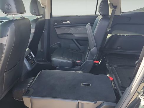 Used 2022 Volkswagen Atlas SEL Premium image 11