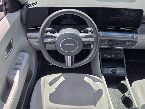 Used 2024 Hyundai Kona Limited FWD image 13