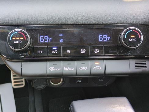 Used 2025 Hyundai Elantra Sport FWD image 20