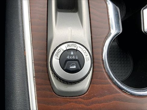 Used 2019 Nissan Pathfinder Platinum image 35