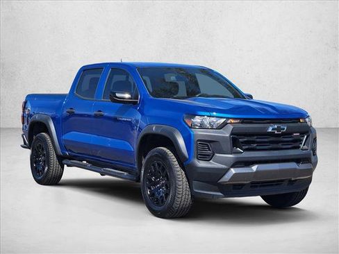 Used 2023 Chevrolet Colorado Trail Boss w/ Advanced Trailering Package AWD/4WD image 3
