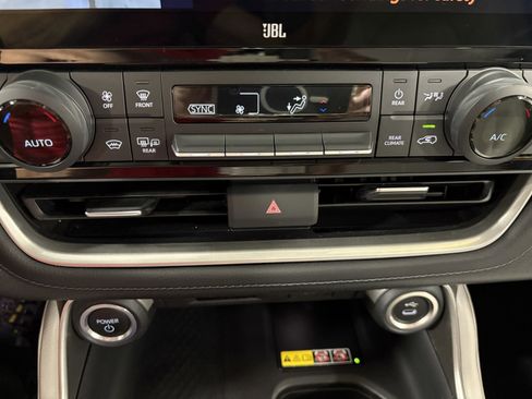 Used 2024 Toyota Grand Highlander AWD Hybrid image 20