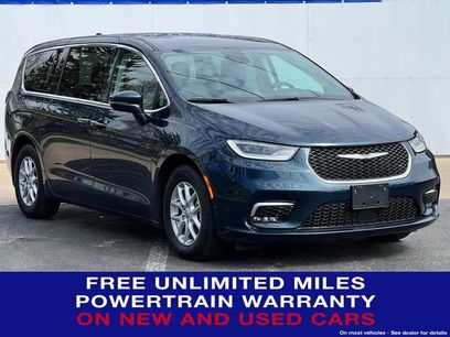 Used 2023 Chrysler Pacifica Touring-L