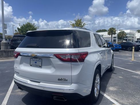 Used 2020 Chevrolet Traverse High Country FWD image 10