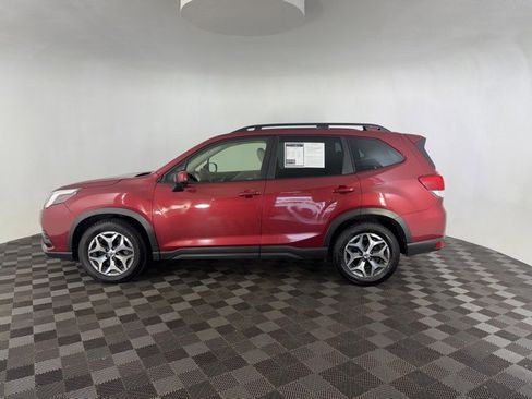Used 2022 Subaru Forester Premium image 6