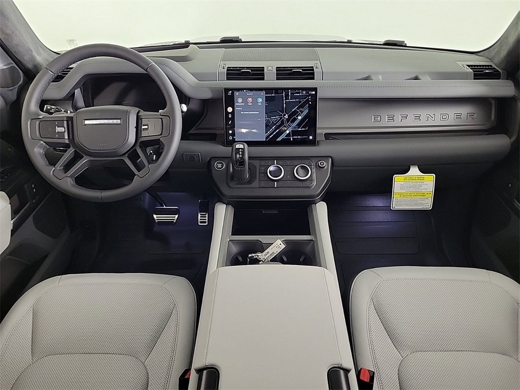 Used 2025 Land Rover Defender 130 V8 AWD/4WD image 9