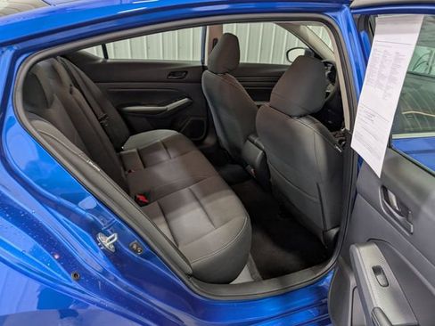 Used 2025 Nissan Altima 2.5 SV FWD image 25