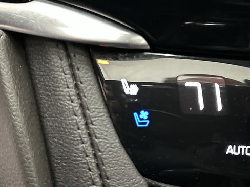 Used 2024 Cadillac XT6 Premium Luxury image 39