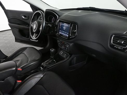 Used 2020 Jeep Compass Limited image 22