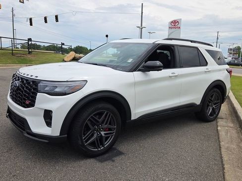 Used 2025 Ford Explorer ST w/ Sun And Sound Package RWD image 3