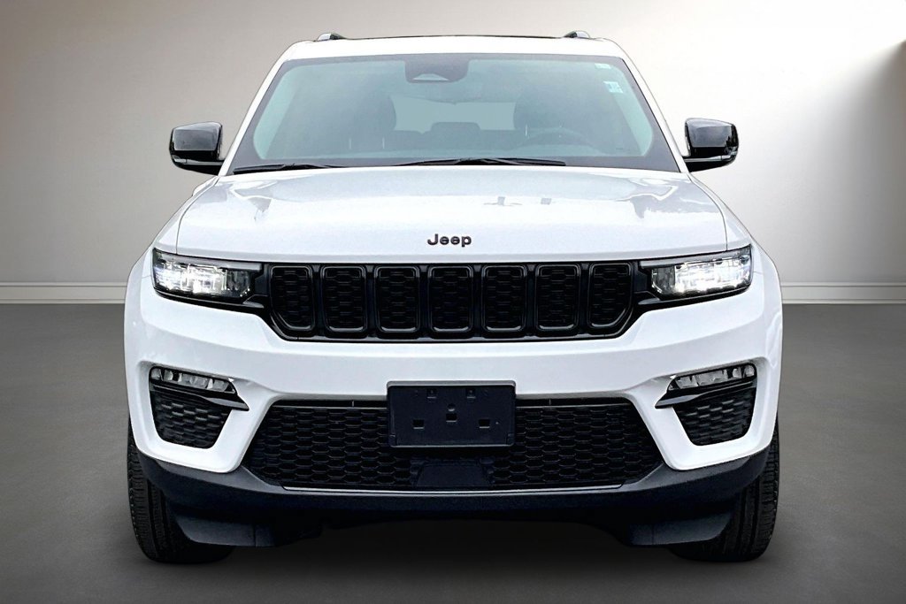 Used 2023 Jeep Grand Cherokee Limited w/ Black Appearance Package AWD/4WD image 2