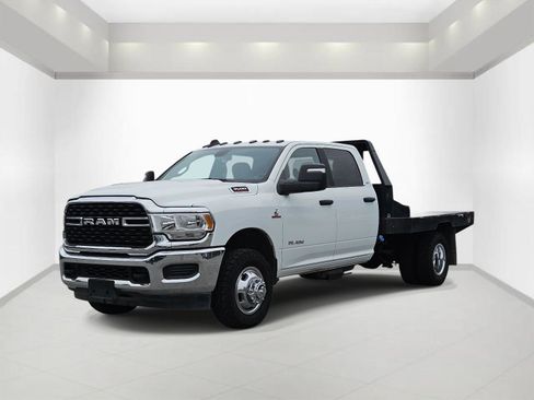 Used 2024 RAM 3500 SLT w/ Quick Order Package 2YG SLT AWD/4WD image 3