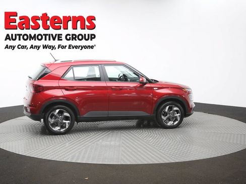 Used 2024 Hyundai Venue SEL FWD image 45