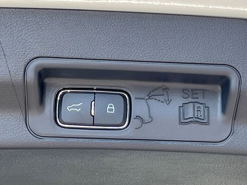 Used 2024 Ford Explorer XLT w/ Equipment Group 202A AWD/4WD image 34